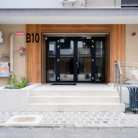 Charming Hideaway Inspired By El Profesor'S Intrigue Apartment Bucharest Luaran gambar