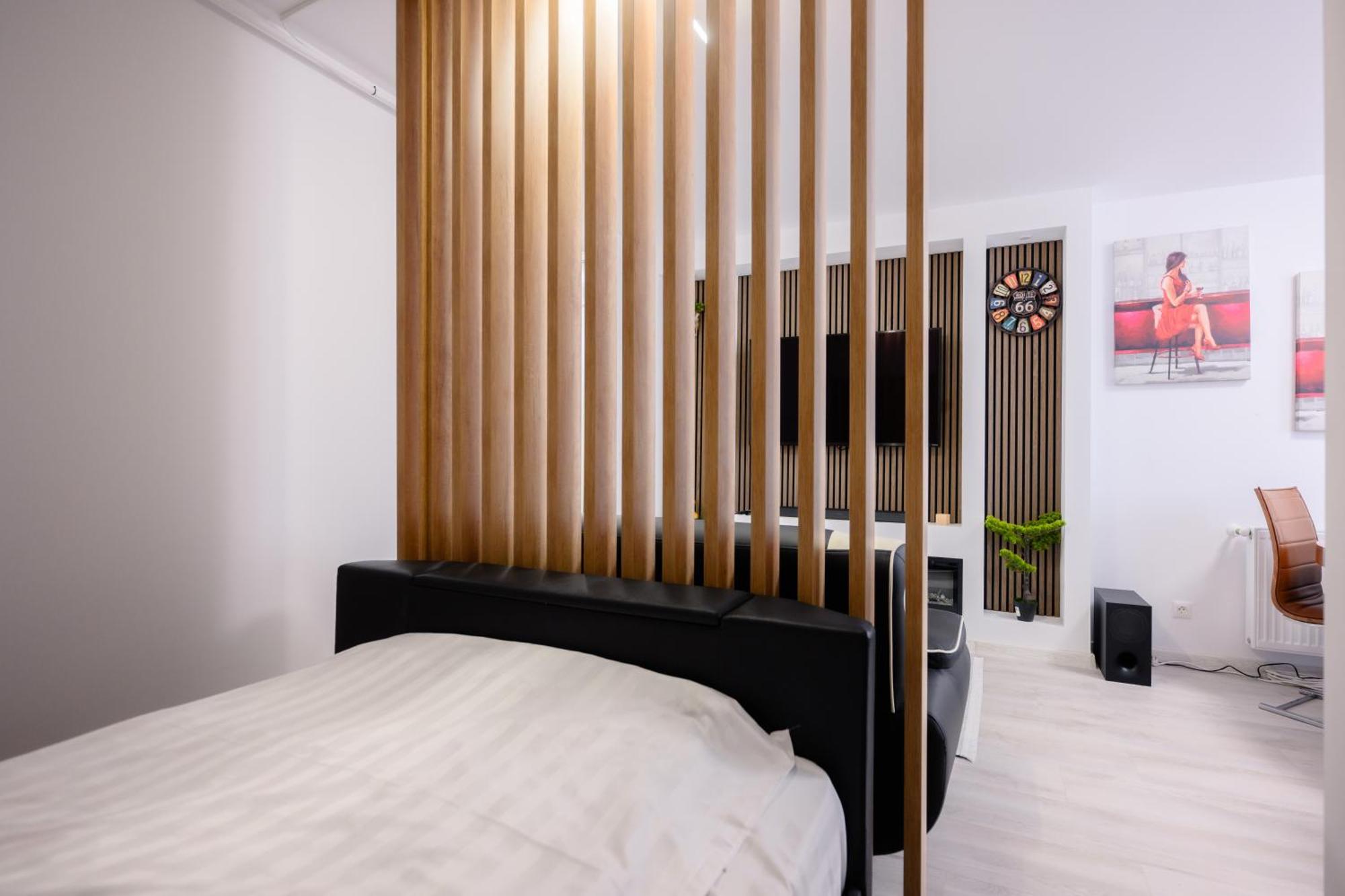 Charming Hideaway Inspired By El Profesor'S Intrigue Apartment Bucharest Luaran gambar